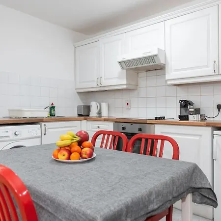 דירה Historic Central 3 Bed *