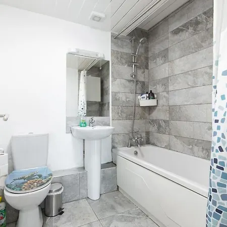 Historic Central 3 Bed Lejlighed