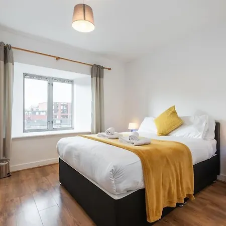 Historic Central 3 Bed 아파트