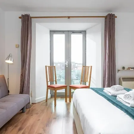 Historic Central 3 Bed 아파트 *
